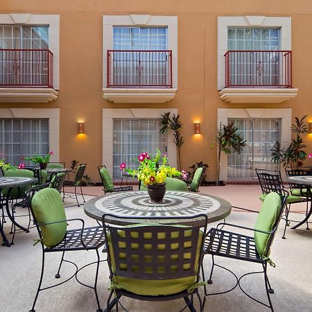 Best Western Plus Atrium Inn Schertz Extérieur photo